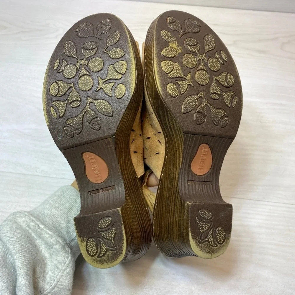 Born Womens 9 Wedge Sandals Clog Slingback Tan Leather Laser Cut Perforated Boho